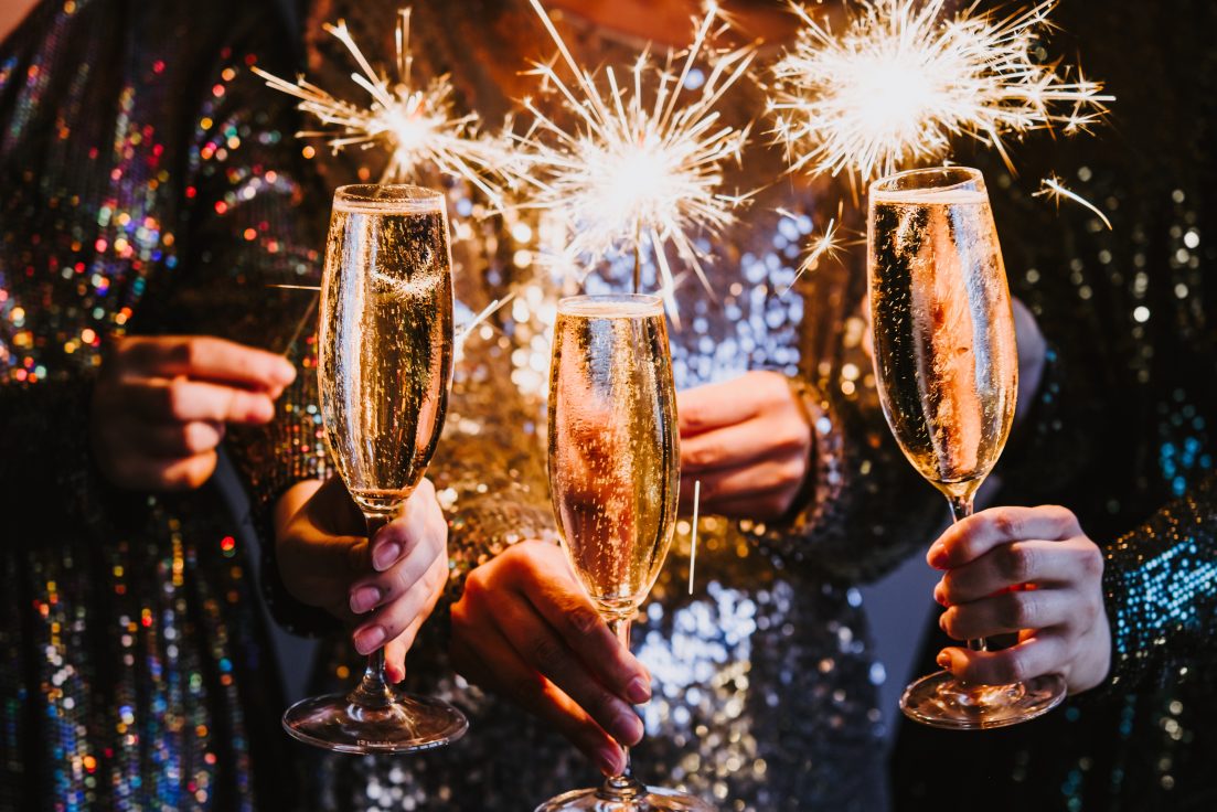 How Custom Apparel Sets the Tone for New Year’s Eve and the New Year